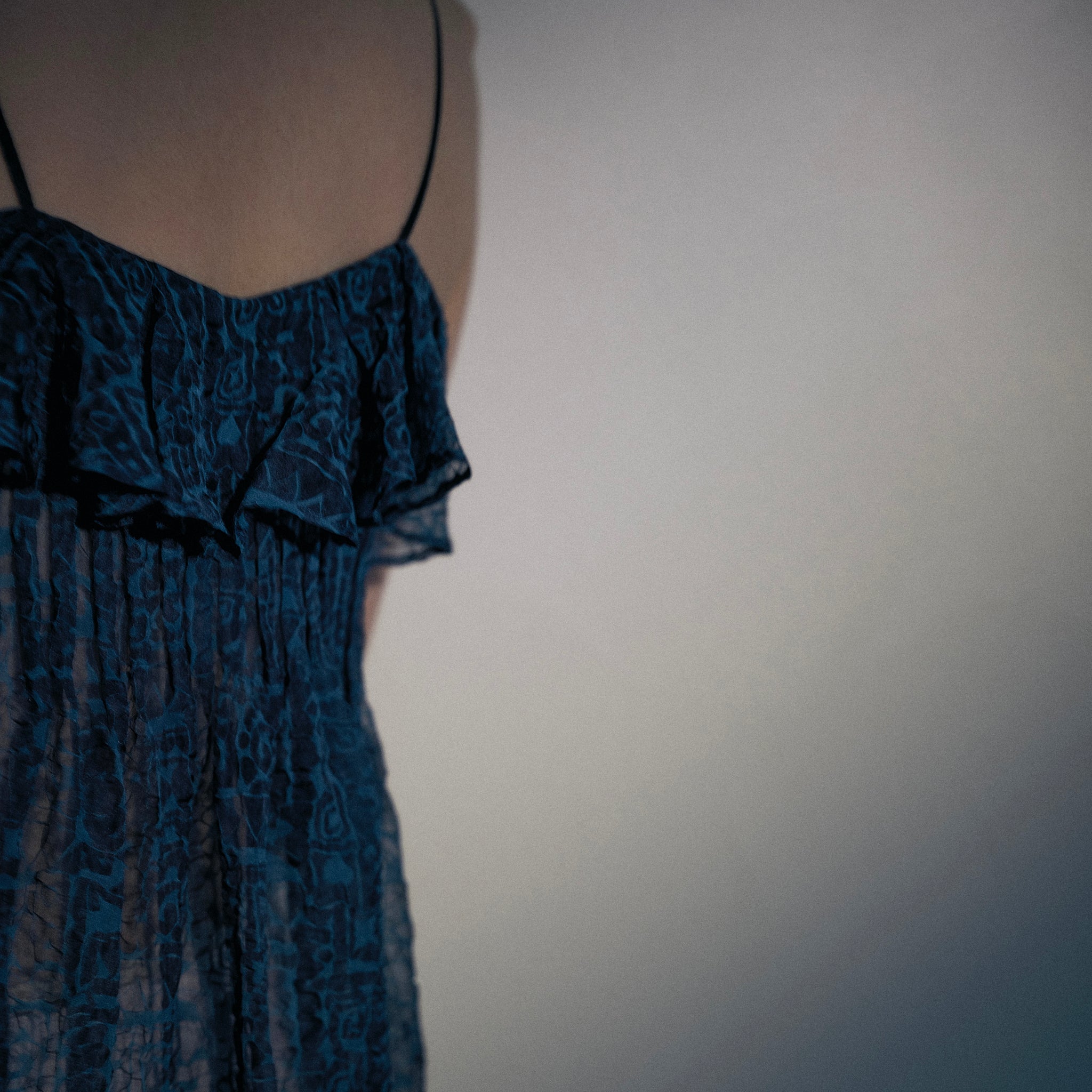 青藍 indigo dyed embossed silk dress