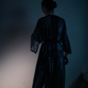 青藍 indigo dyed embossed silk robe