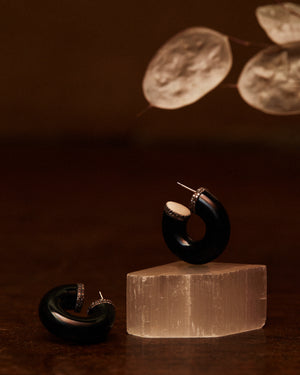 たまのうてな Japanese urushi with pave diamonds hoops