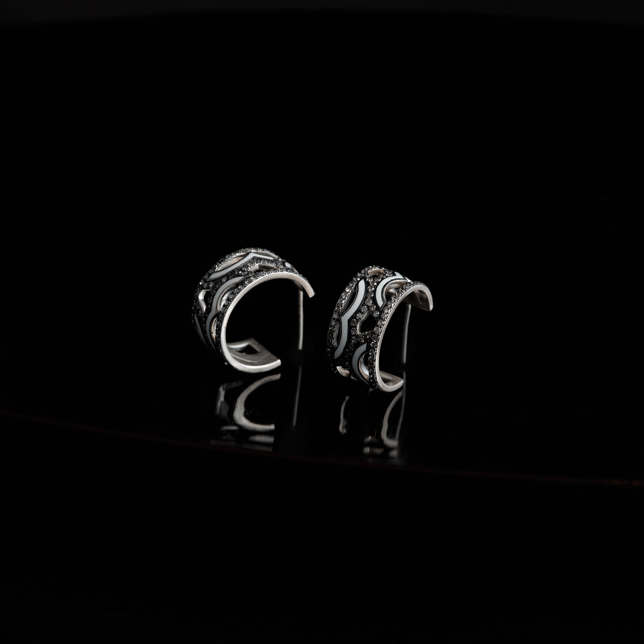 夕霧 silver925 pave diamonds with enamel hoops – sharanpoi